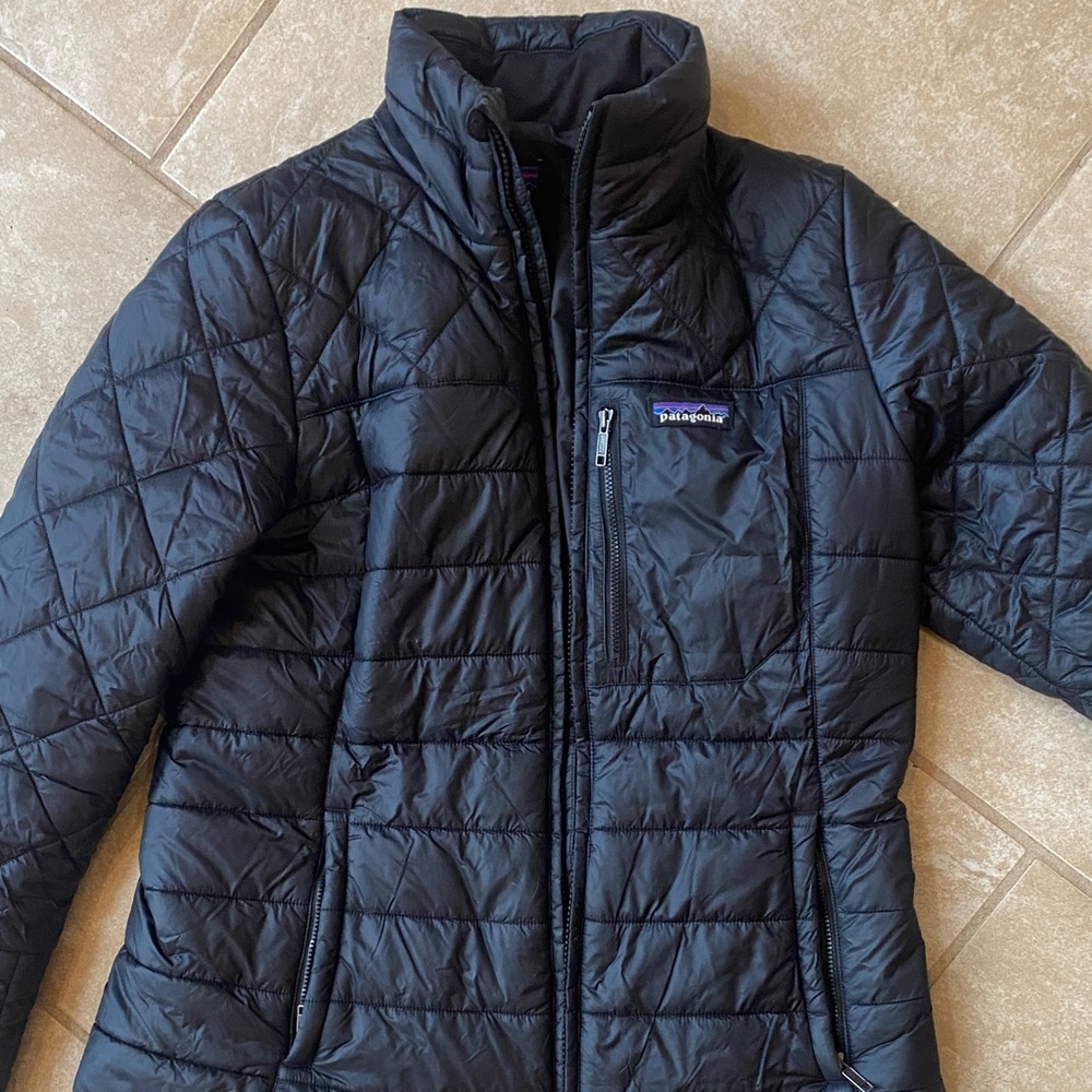 Patagonia Women's Black Puffer Jacket. Women’s medium.